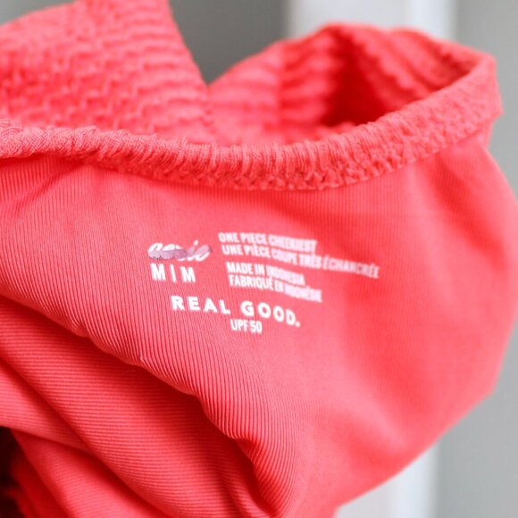 Aerie Resort Red Crinkle Birthday Scoop Cheekiest One Piece Swimsuit Size Medium - Picture 3 of 9